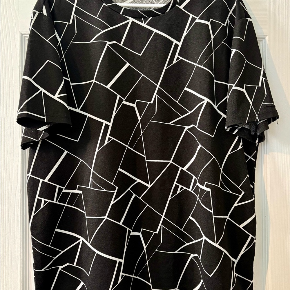 SHEIN Black and White Geometric Women’s Top